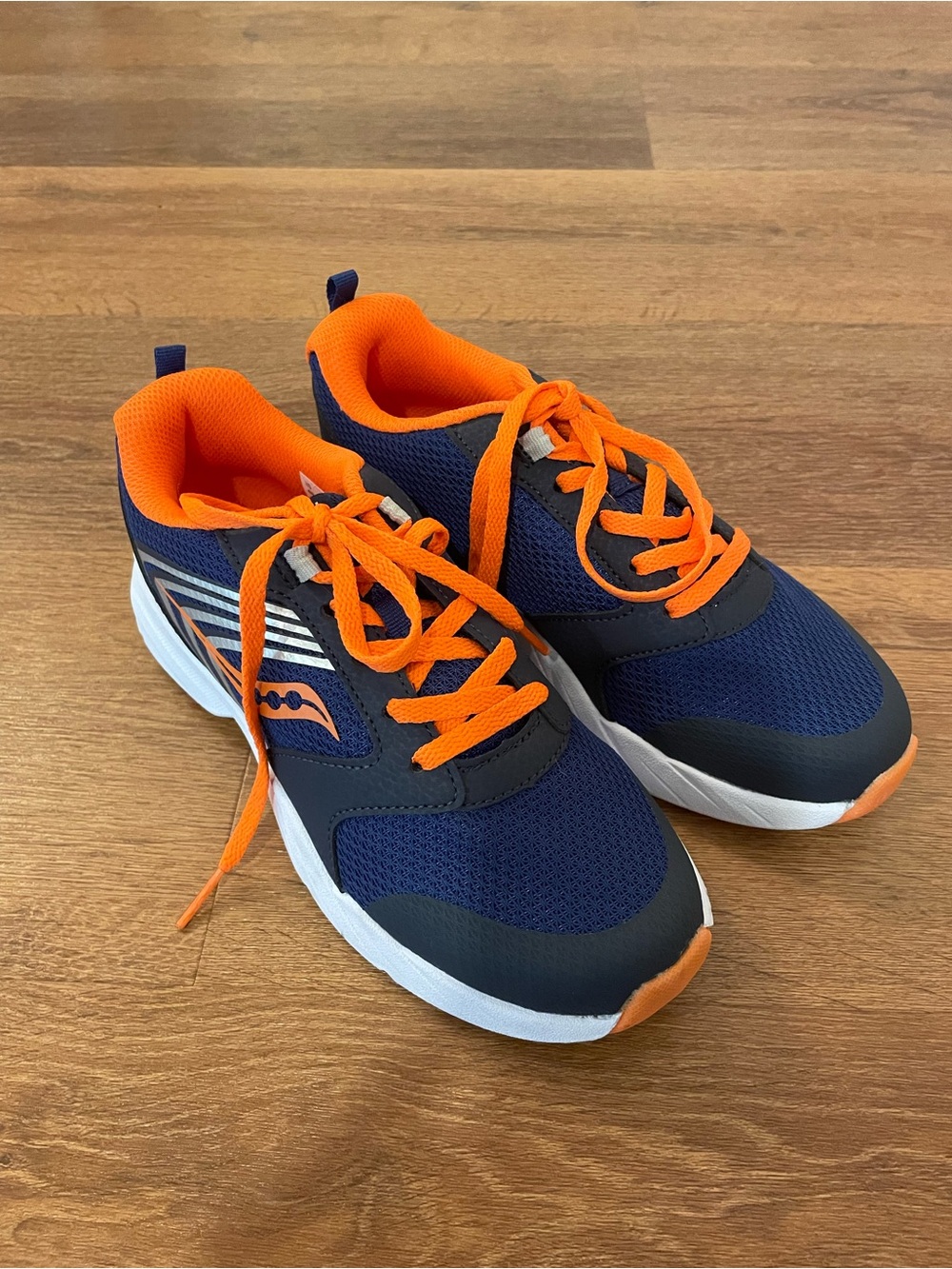 Saucony Kids NWOT Wind FST LTT Running Sneakers Navy Orange Youth 4M (EU 36/UK3)
